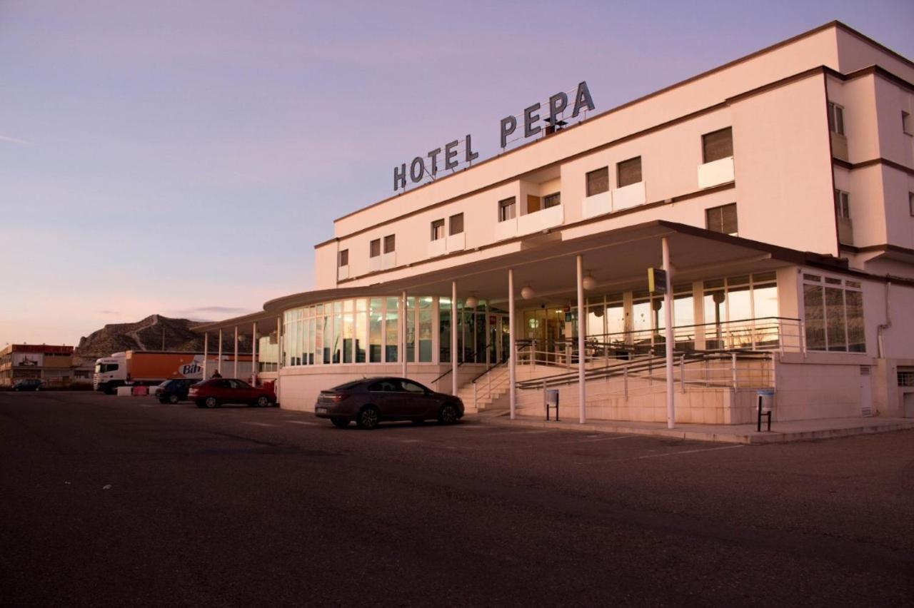 Hotel Pepa Villafranca de Ebro Esterno foto